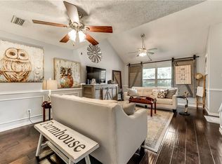 937 Thompson Dr, Lewisville, TX 75067