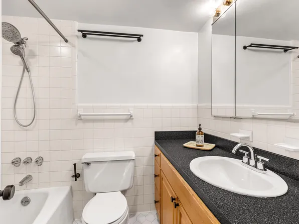 314 East 50th Street 1E image 9 of 10