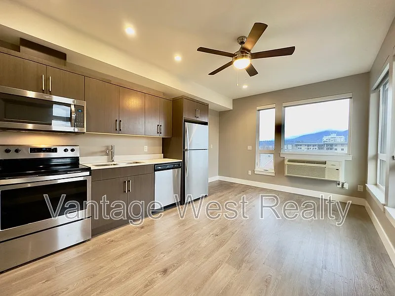 Studio, 1.0 bath, 326 sqft, $1,350 — Photo 2