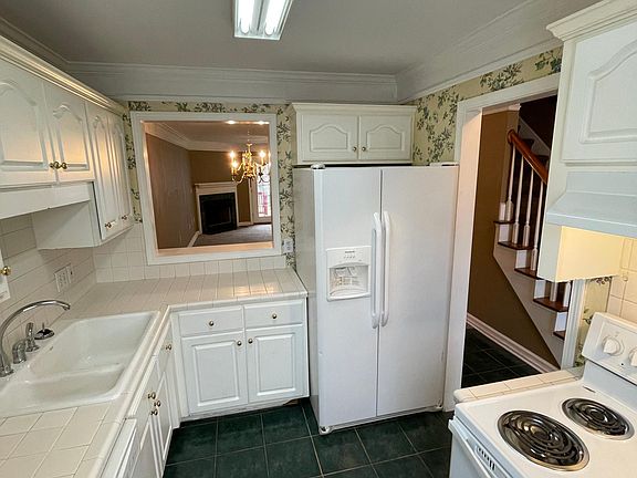 4th image of 417 Royal Oak Dr