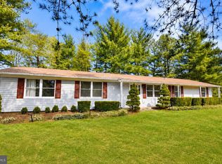 10818 Oldfield Dr, Reston, VA 20191
