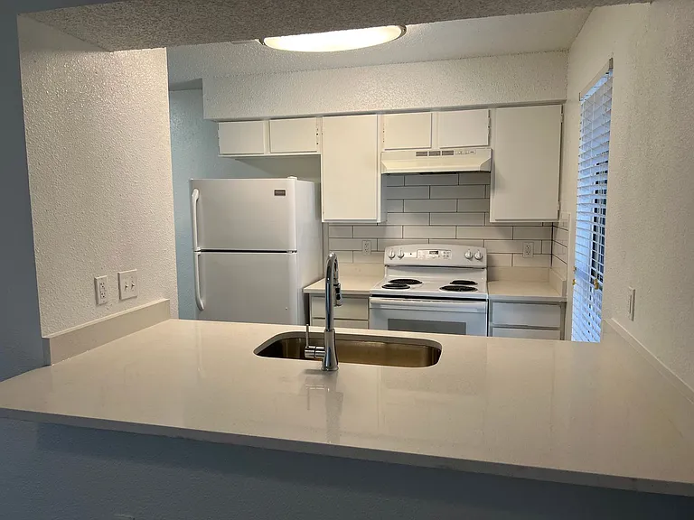 St. Edwards Place Apartments — Photo 29