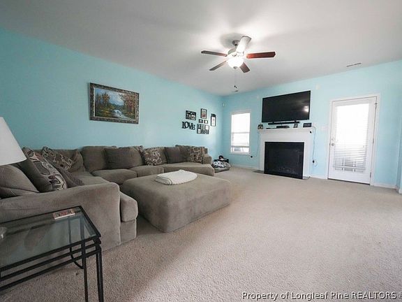 5th image of 401 Brownstone Dr