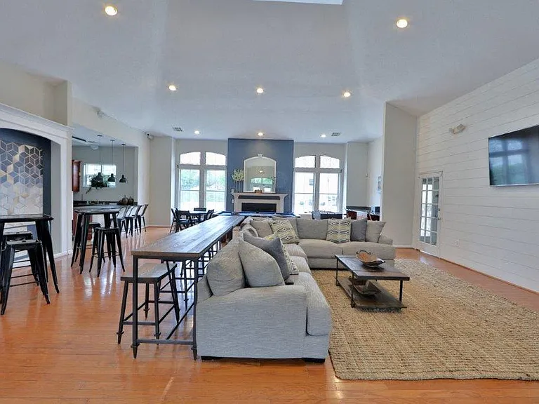 The Apartments at Diamond Ridge — Photo 15