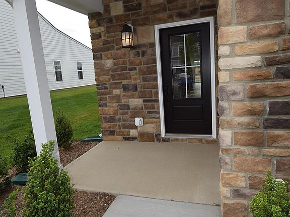 3rd image of 129 Crabapple Ln