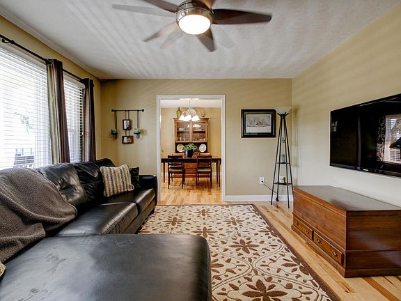 5th image of 5032 Appletree Dr