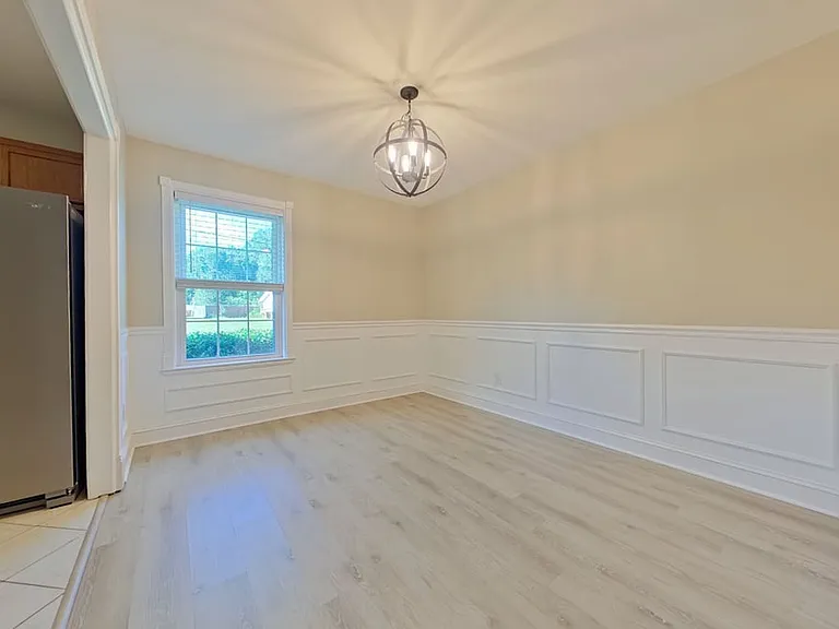 317 Springwood Cir — Photo 8