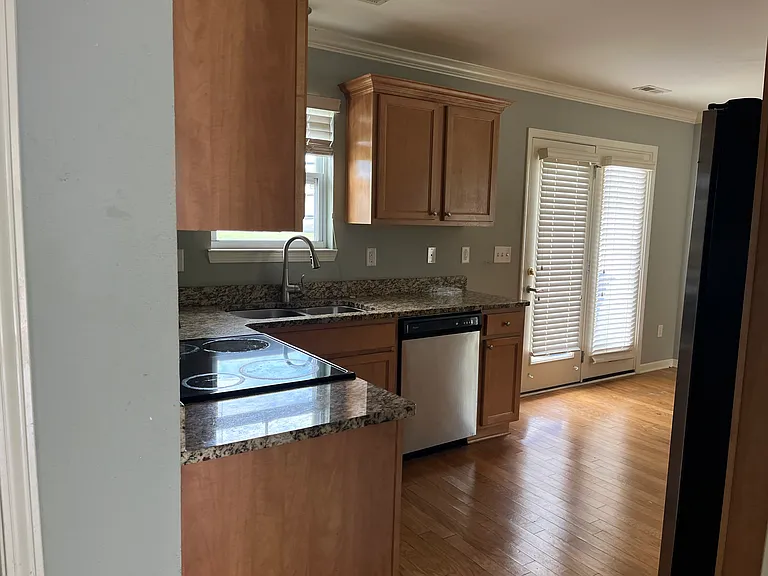 22 Barnett Shoals Dr — Photo 2