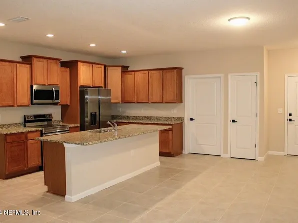 4150 QUIET CREEK Loop #133, Middleburg, FL 32068