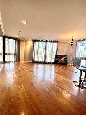 Sold by Maximillion Realty, Inc. | media 42