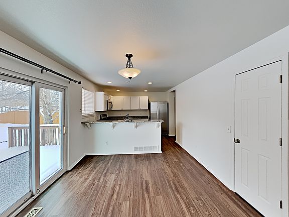 5th image of 470 Balsa Dr