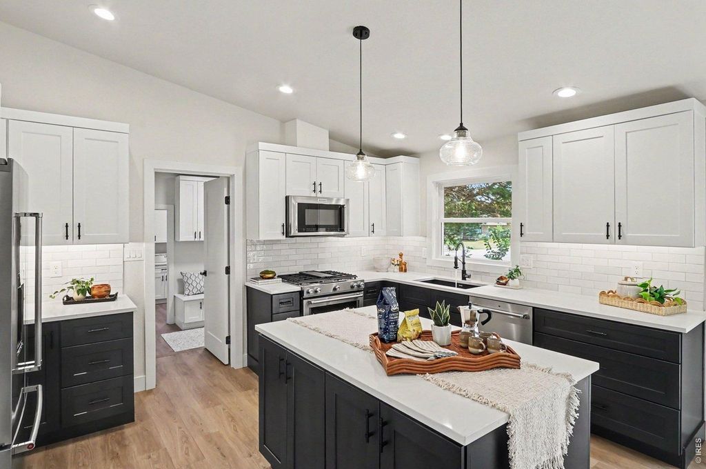 1817 Cannes Ct