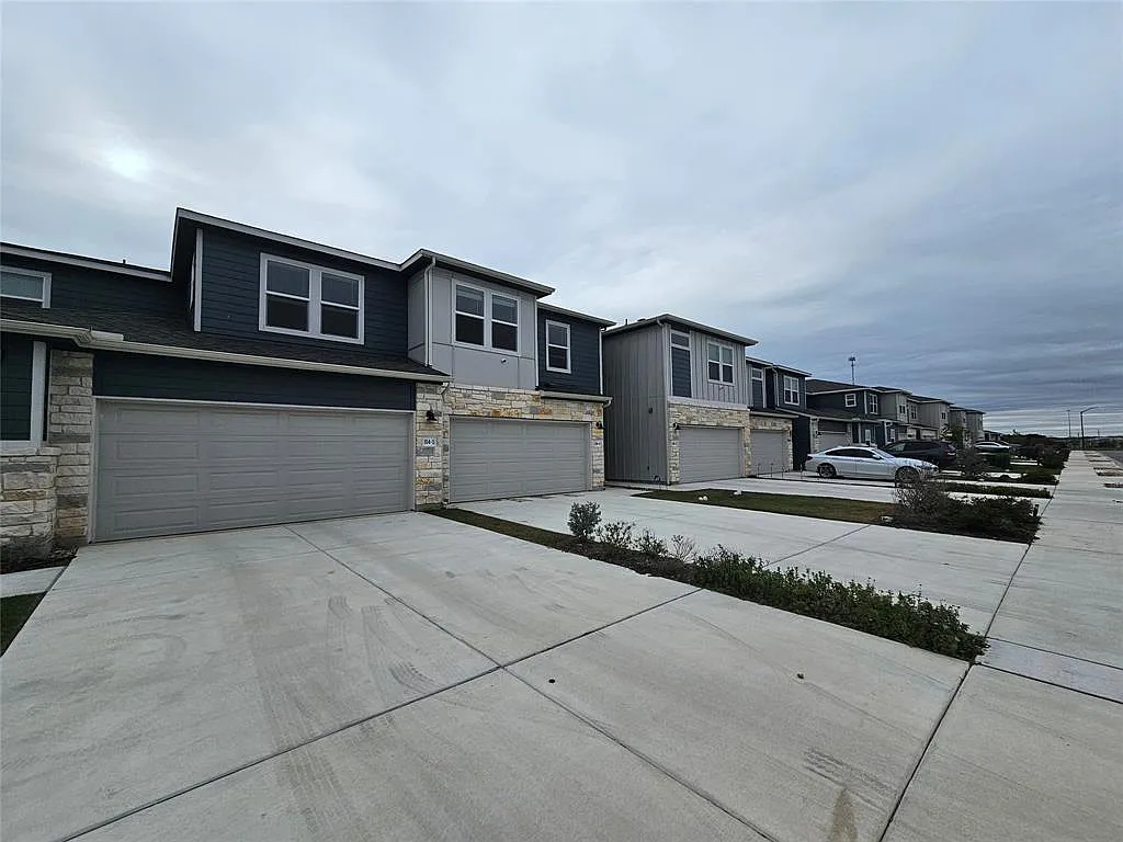 Texas Agate Drive 164 Unit #4 -- Amy - Mozingo Family Property - 1 — Photo 1