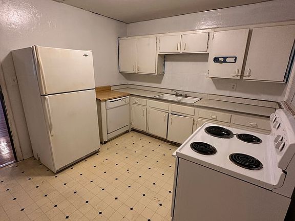 3rd image of 804 Richmond St