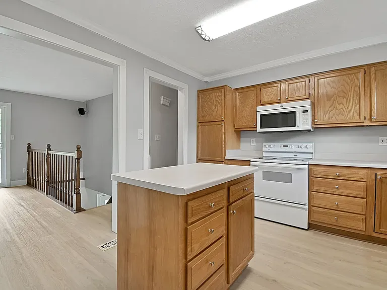 5978 Alice Dr — Photo 11