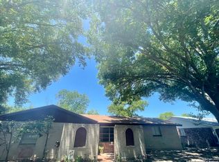 605 Dorothy Jo Cir, Uvalde, TX 78801