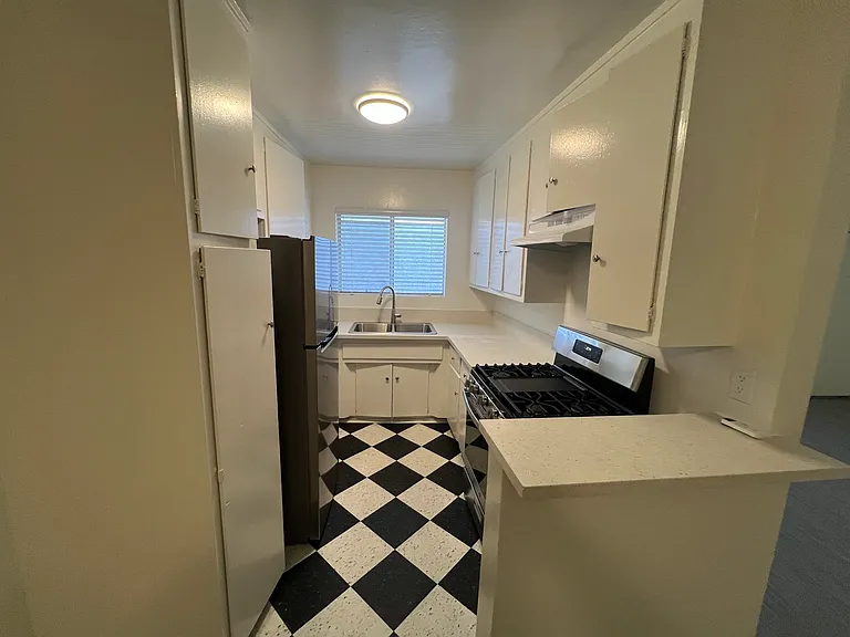 5942 Malabar St #E — Photo 7