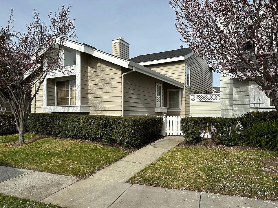 1st image of 313 Starfish Ln