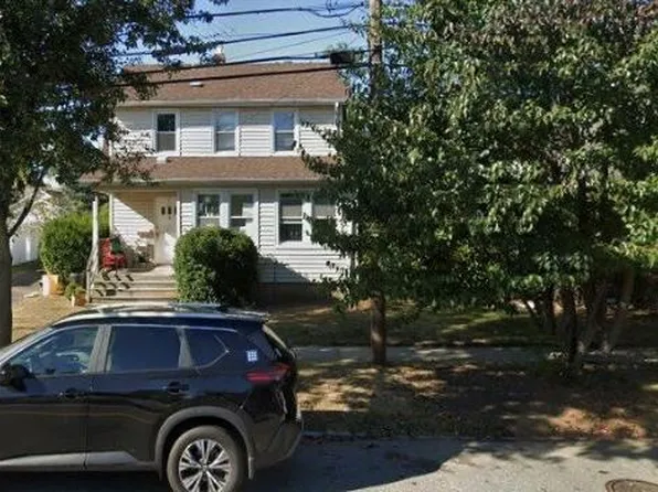 52 John Street E, Hicksville, NY 11801