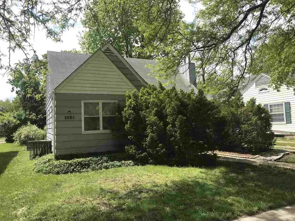 1021 Bertrand St, Manhattan, KS 66502