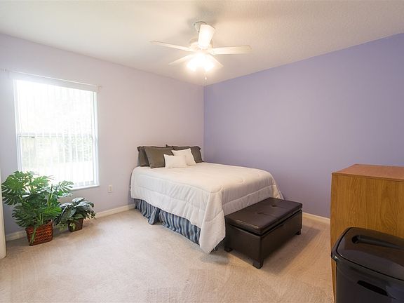5th image of 49 Bainbridge Ln