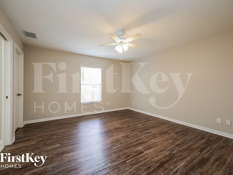 3945 N Cranberry Blvd — Photo 8