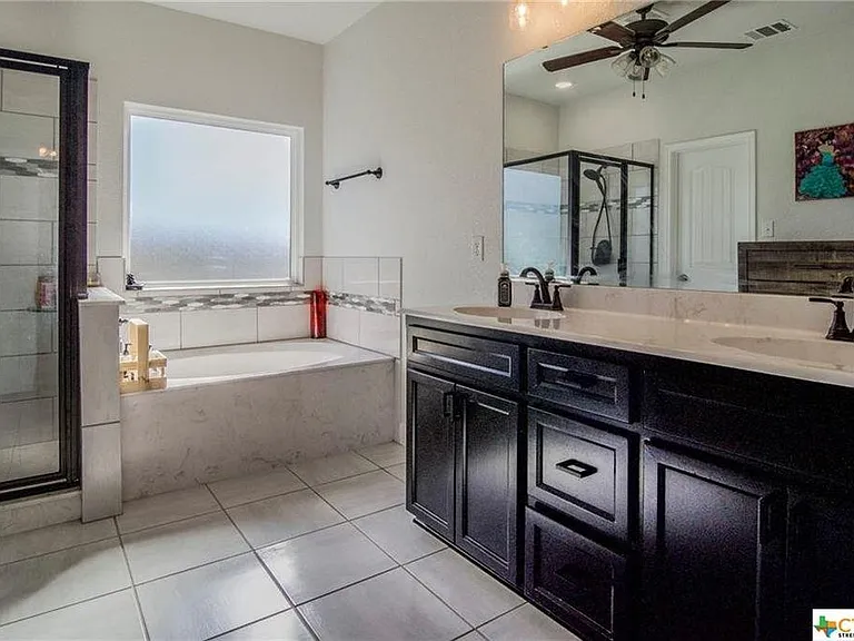 7917 McCullough Loop — Photo 11