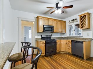 25 Rowe St #1, Auburndale, MA 02466
