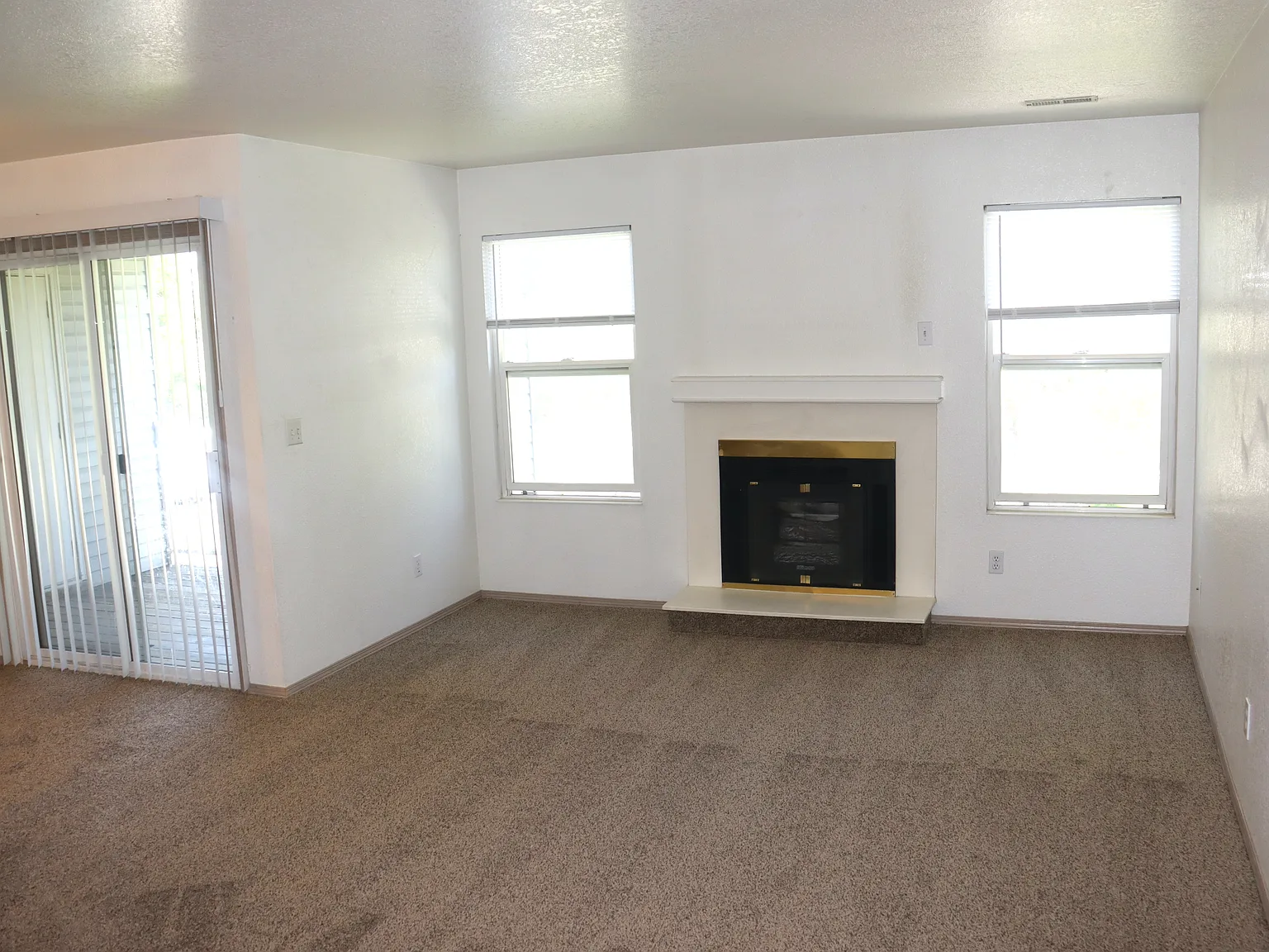 3 bed, 1140 sqft, $1,375 — Photo 4