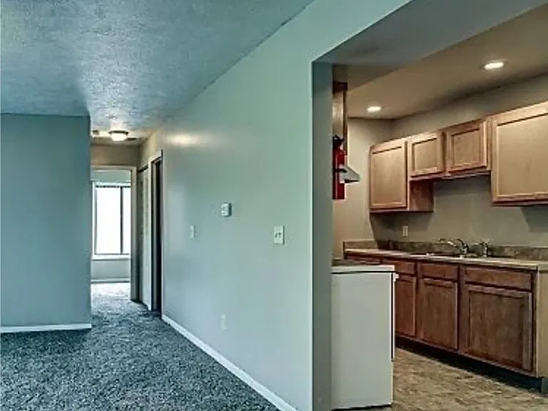 374 Riverside Dr #7 — Photo 4