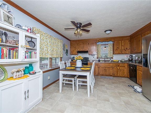 4th image of 10511 Glen Oaks Dr