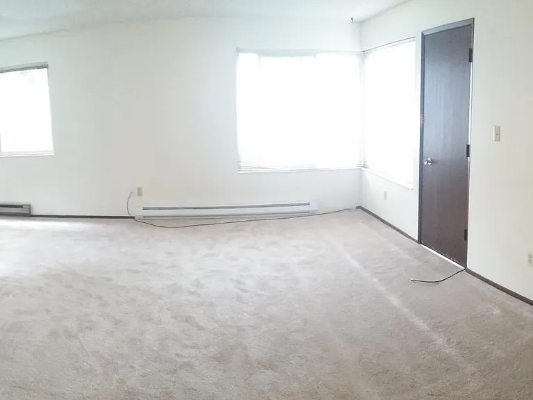 5032 11th Ave NE #6 — Photo 6