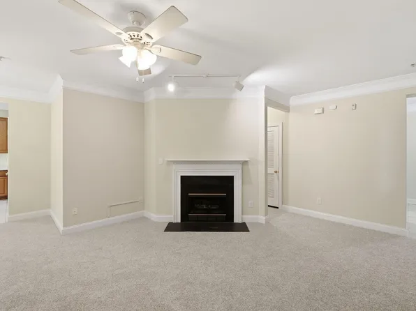 124 Providence Glen Dr, Chapel Hill, NC 27514