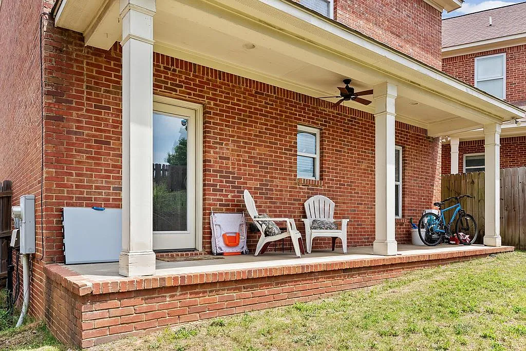 4 bed, 4.5 bath, 1736 sqft, $1,795 — Photo 4