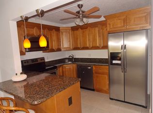 326 Pine Ridge Cir APT B-1, Greenacres, FL 33463