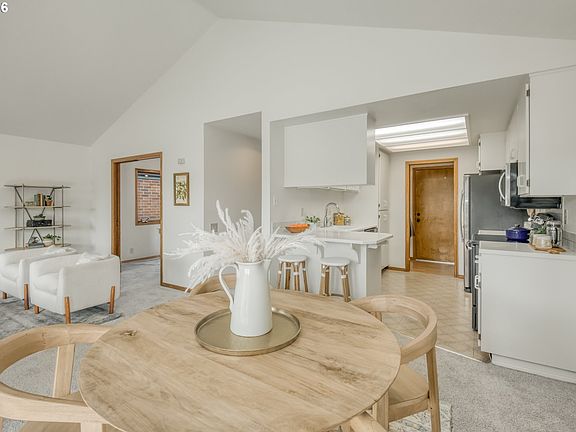 5th image of 15035 NE Sacramento St Unit 62