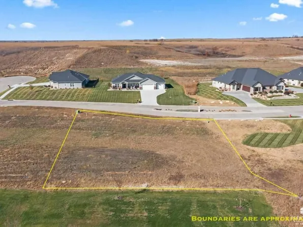 4104 Macgillivray Dr, Manhattan, KS 66503