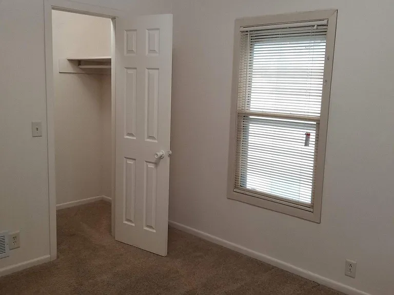 3205 Starr St — Photo 4