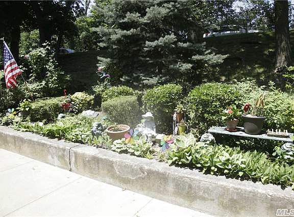 2nd image of 22020 Stronghurst Ave