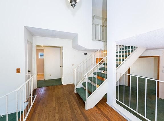 5th image of 2286 N Glenbrook Ave