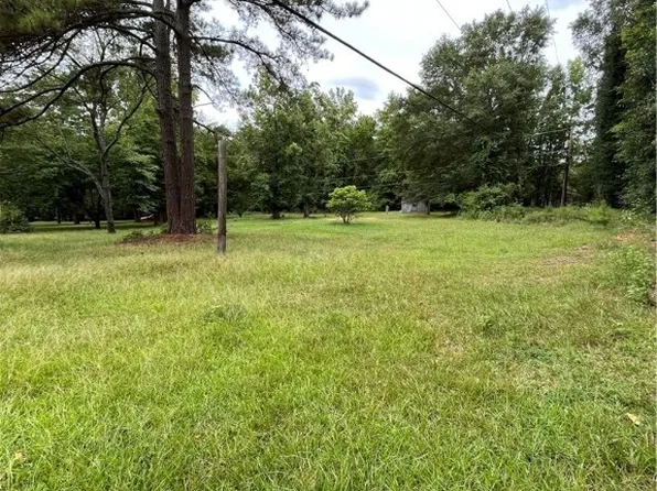 216 Robinwood Cir, Starr, SC 29684