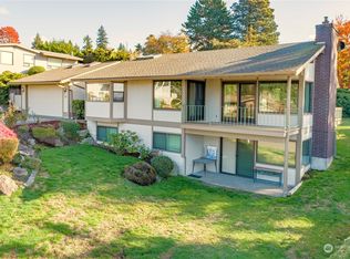 353 SW 177th St, Normandy Park, WA 98166