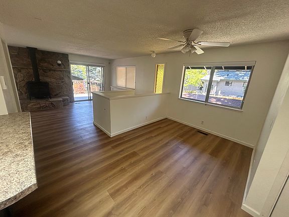 4th image of 1290 Lincoln Park Cir