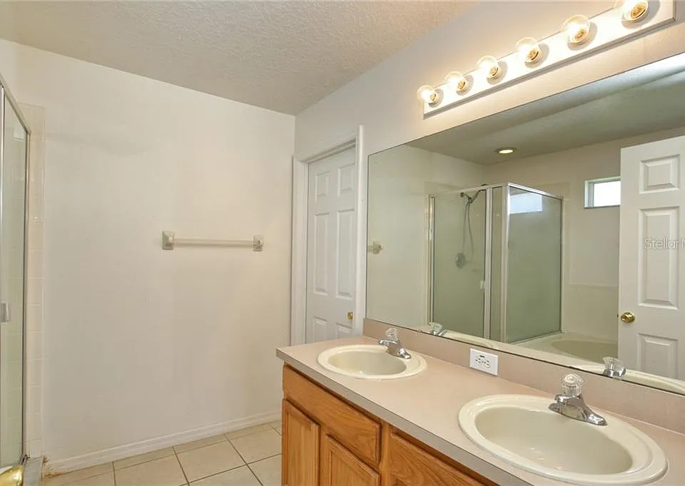 2702 Callaway Ln