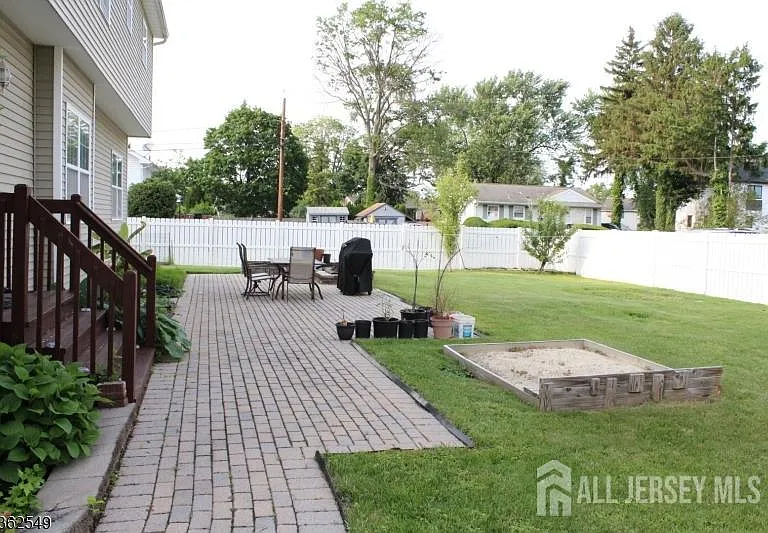 21 Van Syckle Blvd — Photo 4