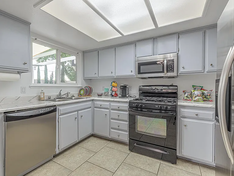 43827 Lively Ave — Photo 16