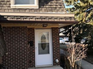 824 Pahl Rd, Elk Grove Village, IL 60007