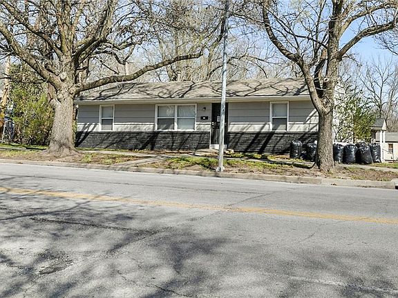2nd image of 3116 E Gregory Blvd