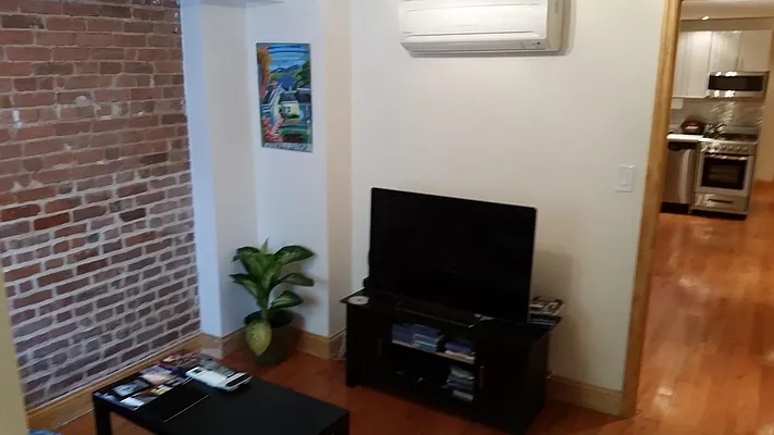 Rented by The Hamilton Group | media 22