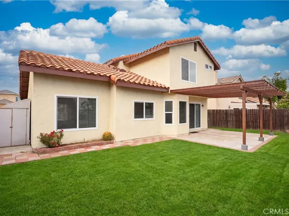 17243 Mariana St, Fontana, CA 92336